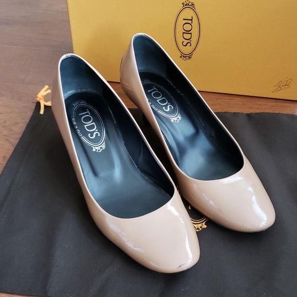 TOD'S Nude Patent Heels - Picture 3 of 10